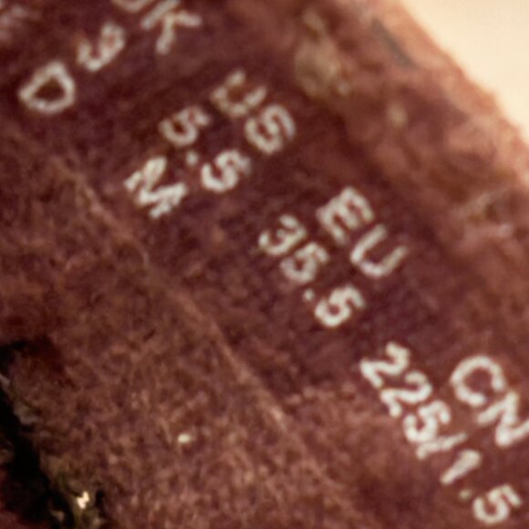 Clarks "Leisa Cacti Q" Leather Sandals - Women's Size 5.5 (Like New) - Picture 2 of 2